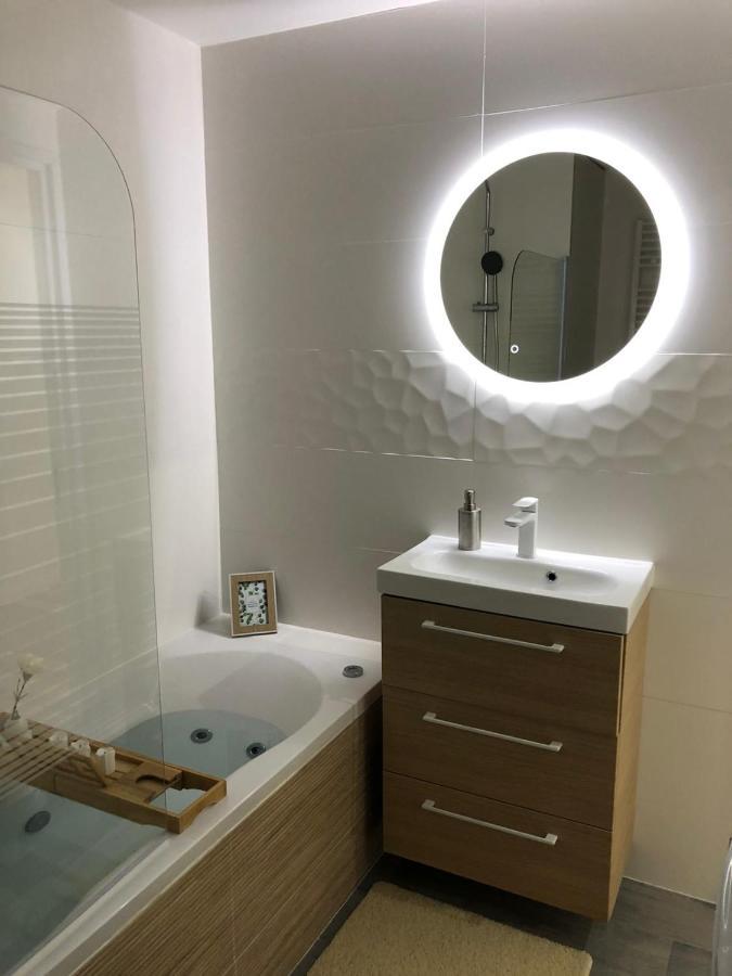 Le Raffine-Parking Prive-Proche Frontiere Bale Apartment Saint-Louis  Exterior photo